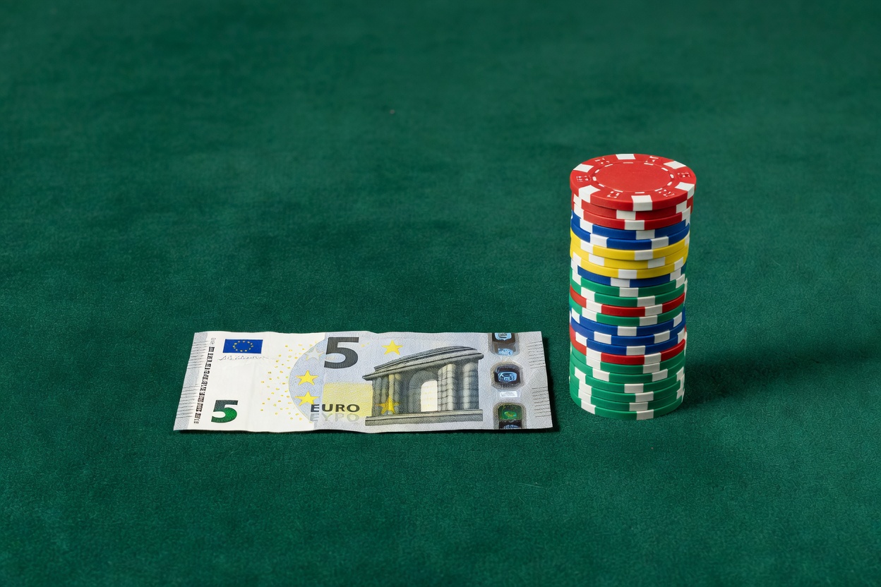 Vantaggi, Svantaggi e Consigli per il Gioco con un Deposito Basso - casino deposito minimo 5 euro